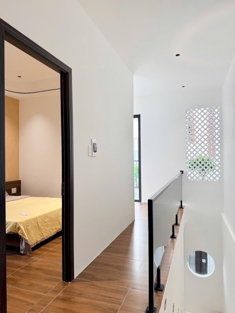 Nhà lô góc mặt tiền Nguyễn Thiếp, 103m2, giá 17,5 tỷ, gần sông Hàn, sát Euro Village 3