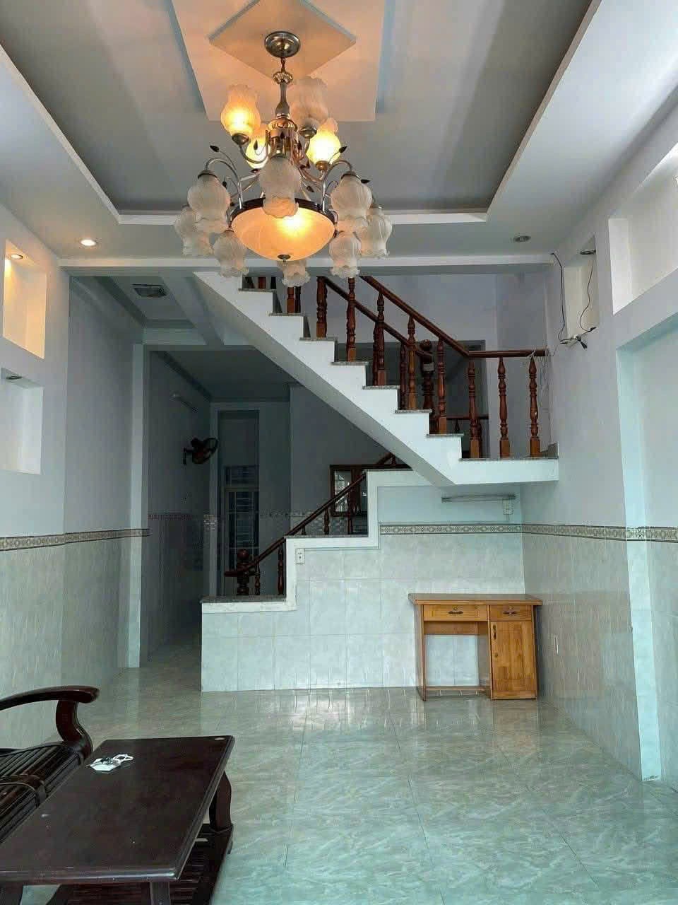 CHO THUÊ NHÀ HẺM XE TẢI ĐƯỜNG 48 TRET 1 LAU -4PN, 2WC, GIÁ 12TR