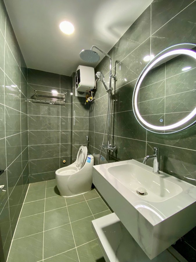 Bán nhà 30m2 xây 5 tầng thang máy mặt ngõ 296 Minh Khai 6
