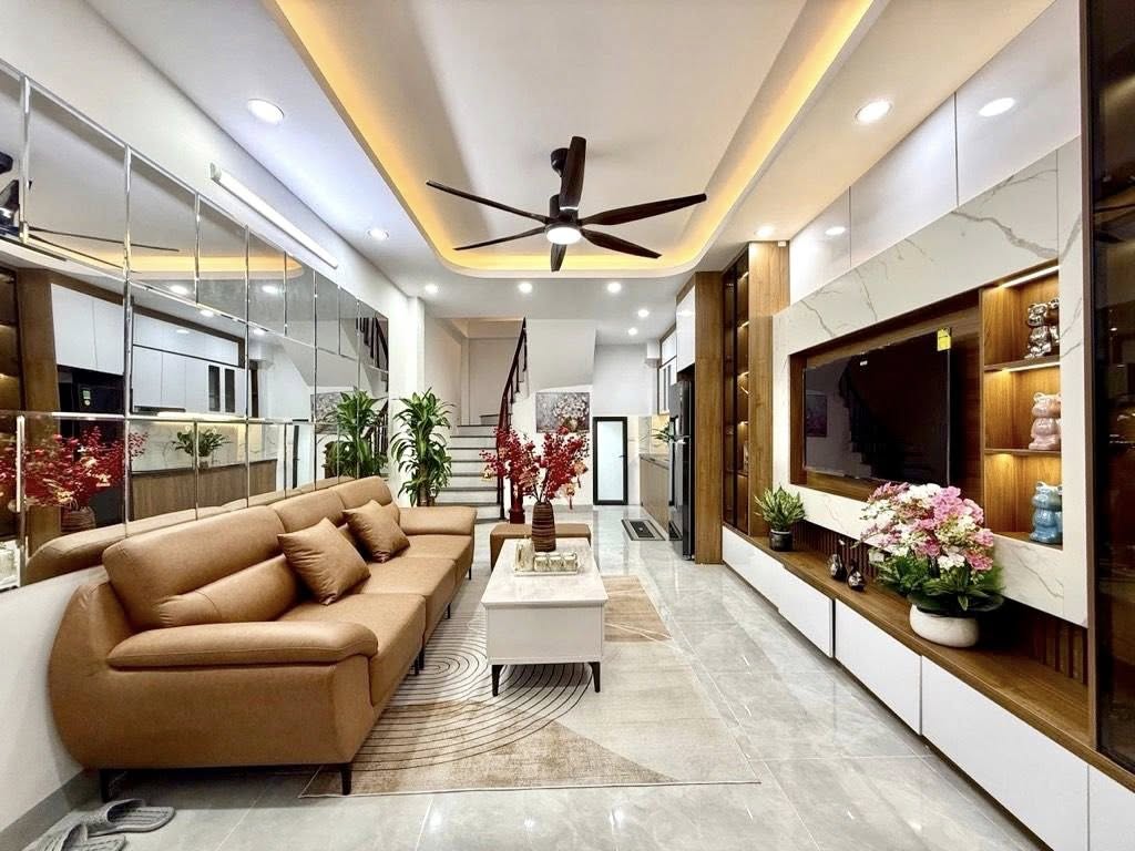 Bán nhà Thụy Khuê, Tây Hồ, dt 47m, khu phân lô, dân trí cao, 20m ra mặt phố. Giá 12 tỷ 2