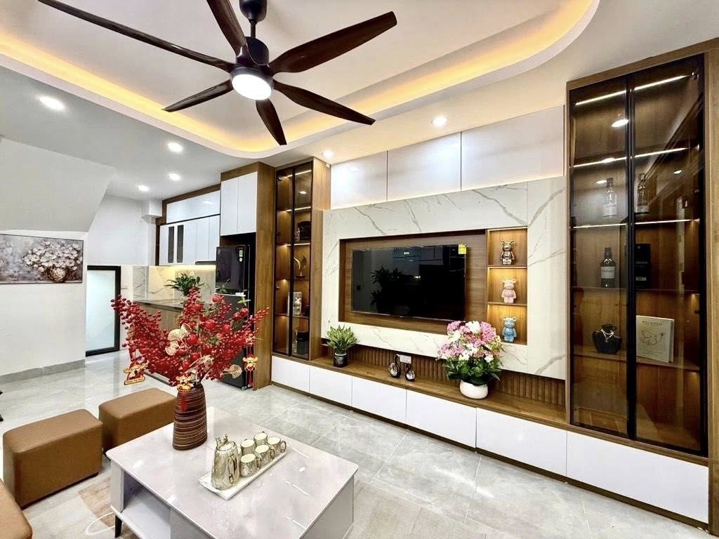 Bán nhà Thụy Khuê, Tây Hồ, dt 47m, khu phân lô, dân trí cao, 20m ra mặt phố. Giá 12 tỷ 3