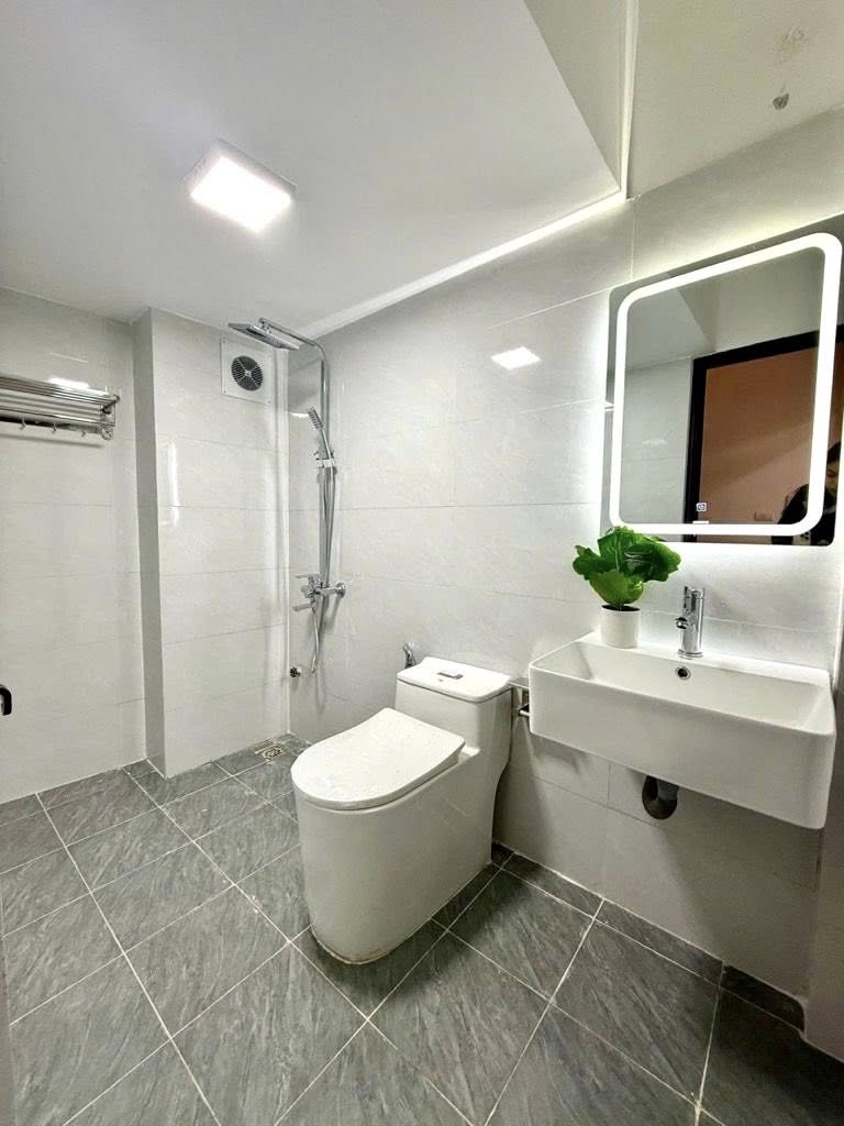 Bán nhà Thụy Khuê, Tây Hồ, dt 47m, khu phân lô, dân trí cao, 20m ra mặt phố. Giá 12 tỷ 4