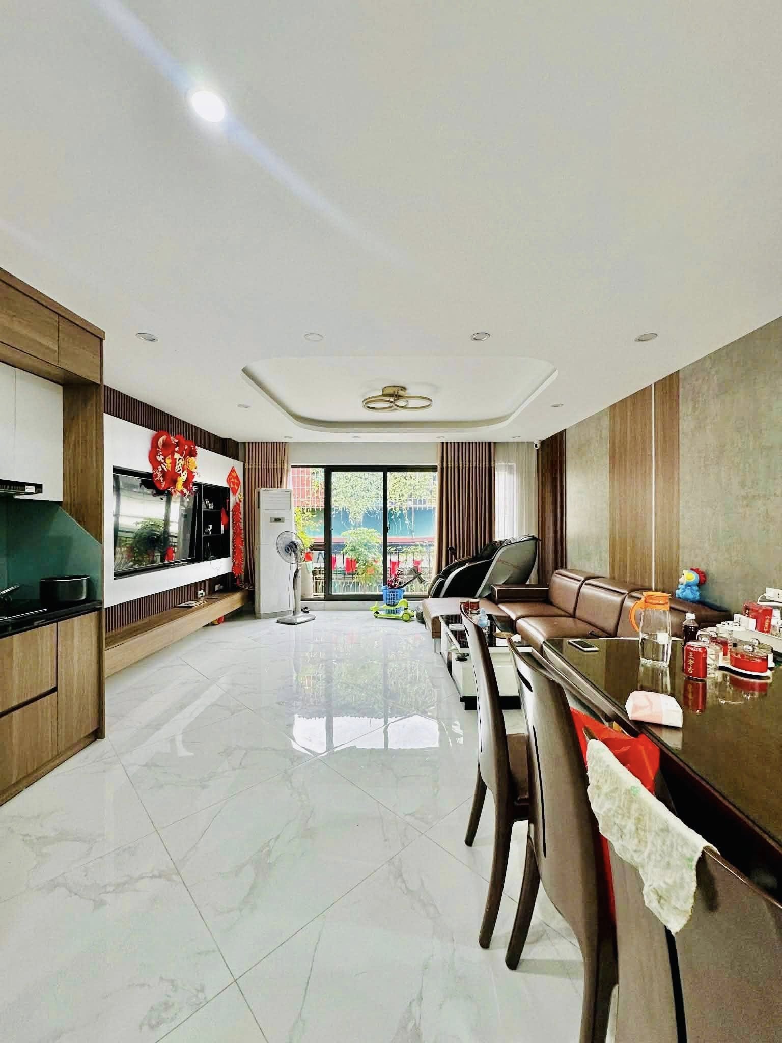 Bán nhà Quần Ngựa, Ba Đình, khu phân lô, dt 85m, mặt ngõ ô tô tránh, gần phố. Giá 34 tỷ 3