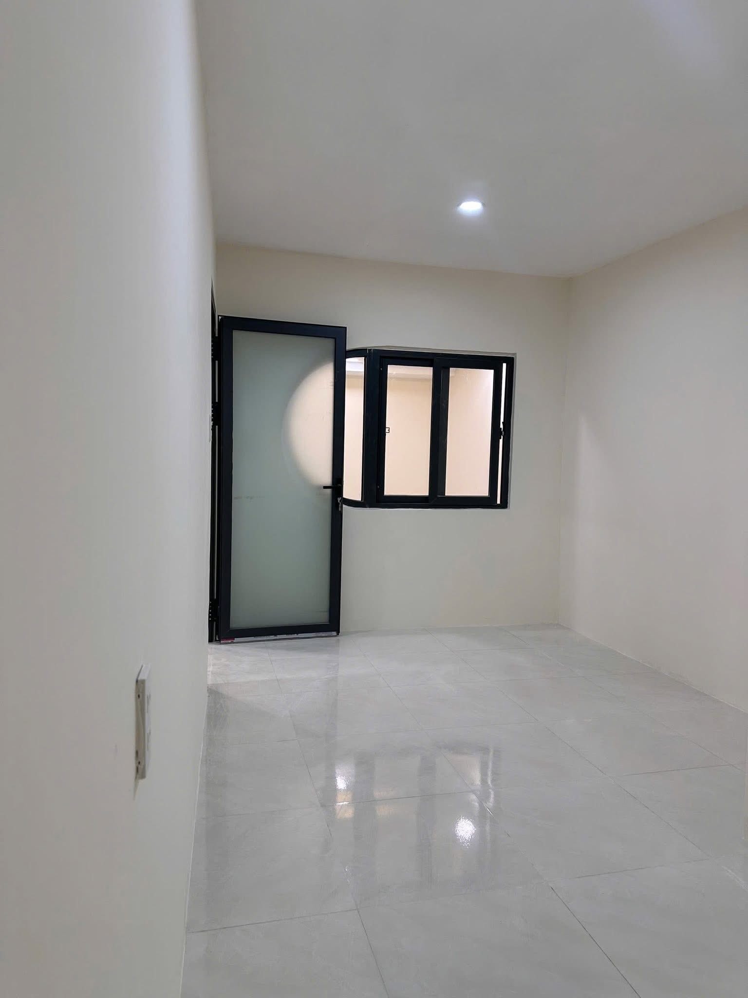 chủ cần bán nhà mới xây hẻm Võ Thị Sáu, gần chung cư PH. 5