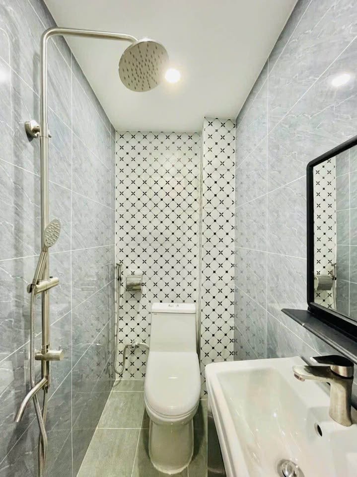 Bán nhà hẻm 413 /// Lê Văn Quới, Bình Trị Đông A dt 38,5m2 , 1 lầu, 2pn, 2wc hướng tây giá 4,98 tỷ 2