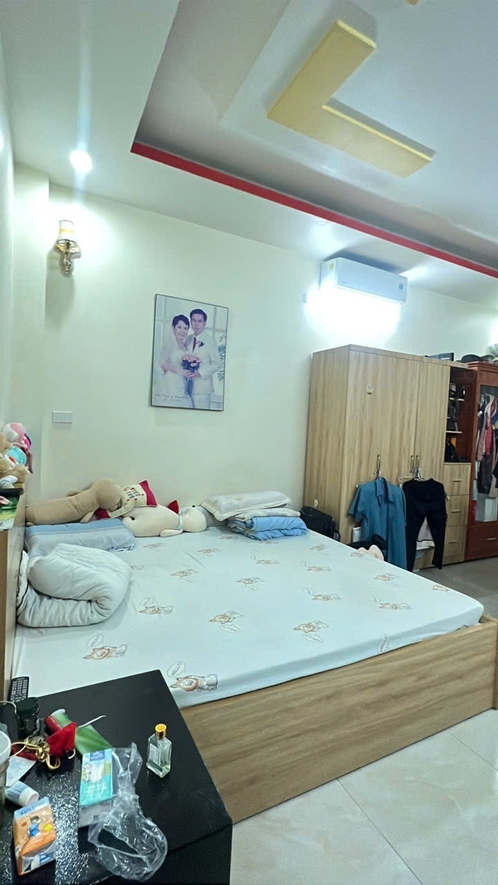 Bán Biệt Thự sân vườn, Tam Phú, Thủ Đức, TP HCM. DT  293m2, 3 tầng. Giá 11.9 Tỷ, Sổ Hồng, LH: 3