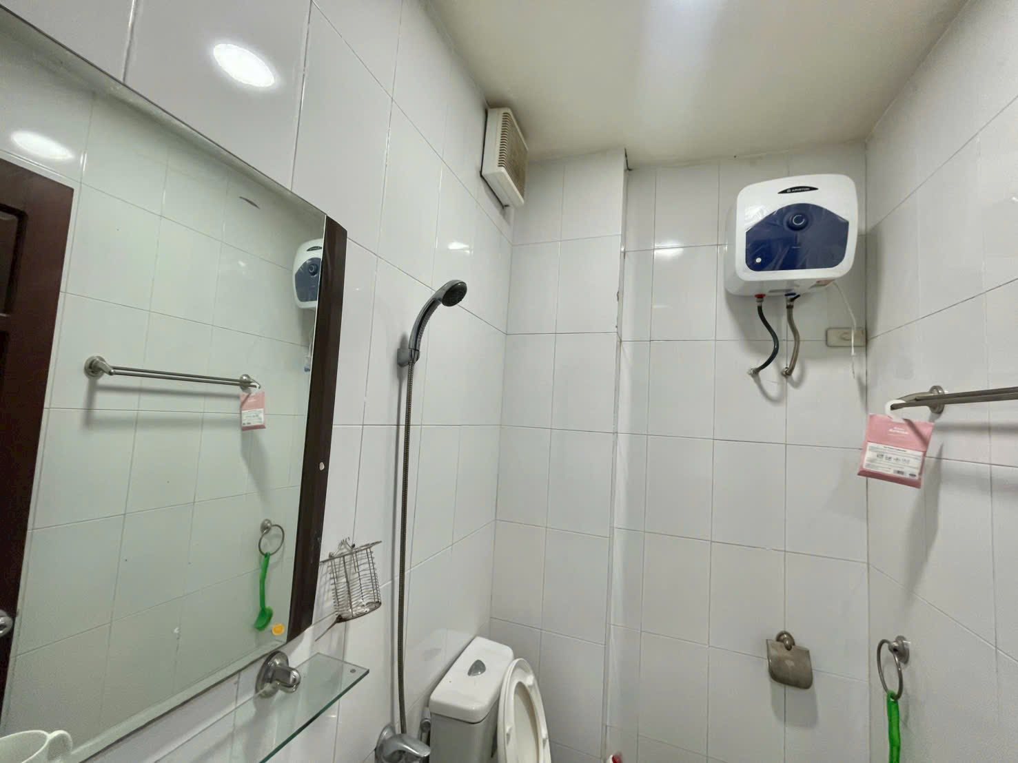 Bán căn nhà mặt phố khu Đông Nam Cường, TP Hải Dương, 70m2, mt 10m, 3.5 tầng, 3 ngủ 8