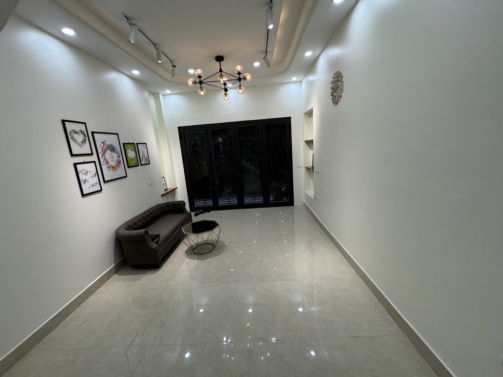 Bán nhà Lý Sơn, Ngọc Thuỵ 42m x 4T vuông đẹp, 2 mặt ngõ giá hơn 8 tỷ 3