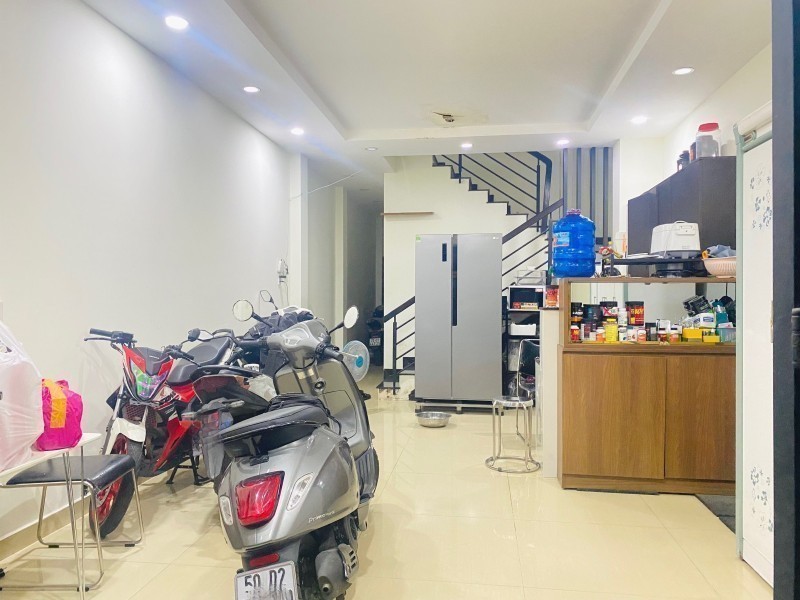 Bán nhà đường số 6, Linh Xuân, Thủ Đức, TP HCM. DT 210m2, 9PN, 9,4 tỷ. Sổ hồng. 0933125879 3