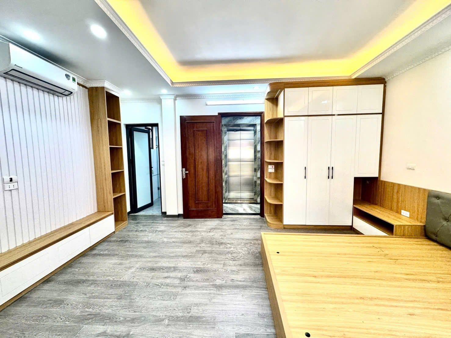 BÁN NHÀ CỔ LINH - 2 MẶT NGÕ - Ô TÔ VÀO NHÀ - KHU QUÂN ĐỘI HÀNG XÓM GIÁO SƯ 9 TỶ 3