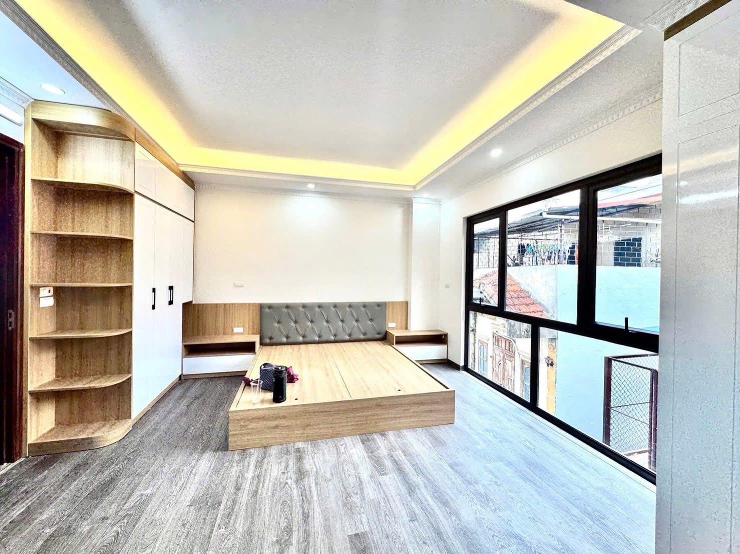 BÁN NHÀ CỔ LINH - 2 MẶT NGÕ - Ô TÔ VÀO NHÀ - KHU QUÂN ĐỘI HÀNG XÓM GIÁO SƯ 9 TỶ 4