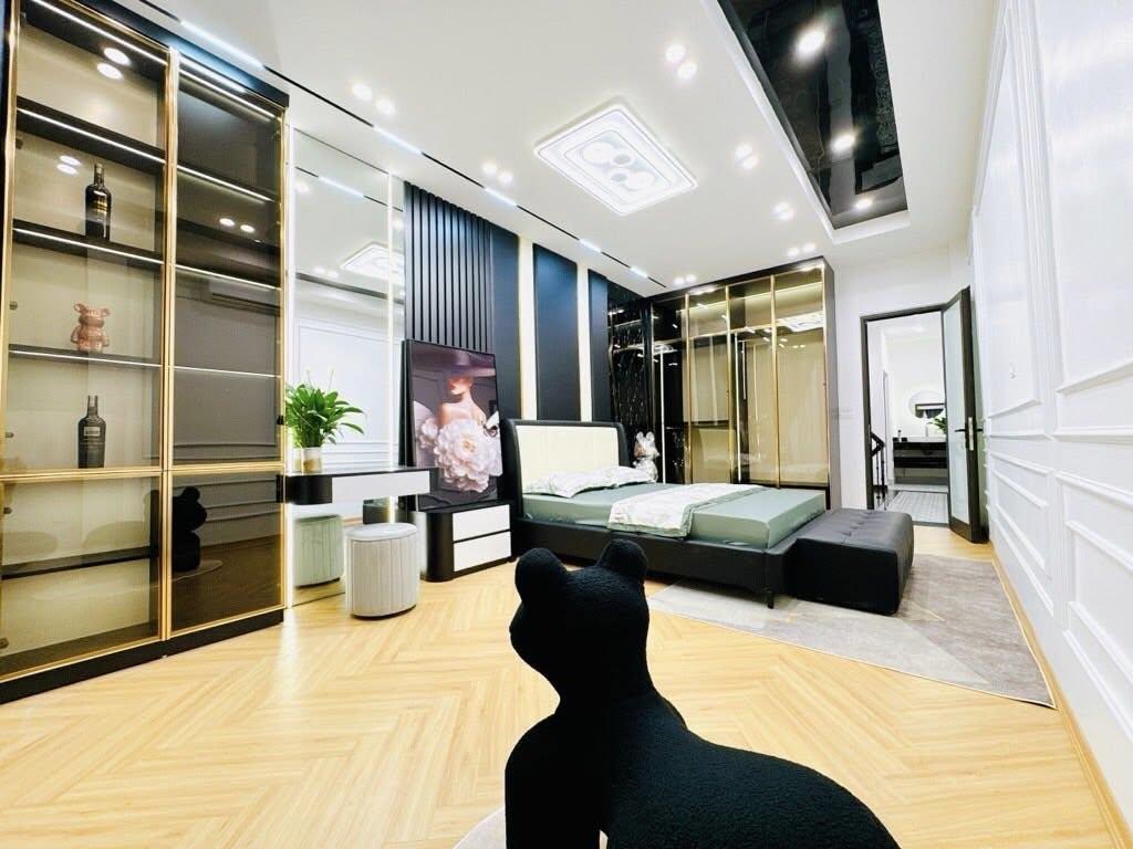 BÁN NHÀ SÀI ĐỒNG - THANG MÁY - 2M RA PHỐ - GIÁ CHƯA ĐẾN 9 TỶ 3