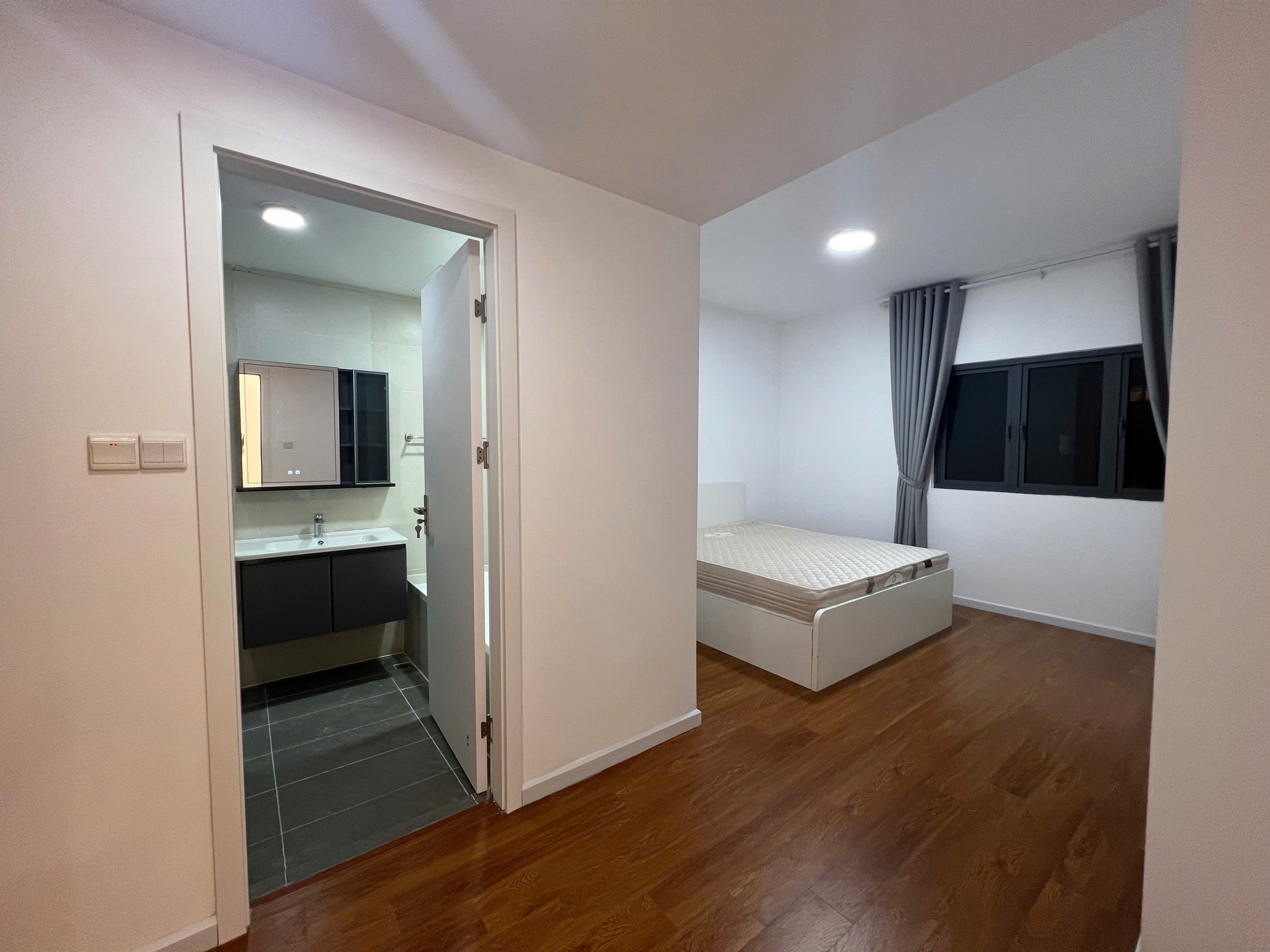 Bán căn hộ 3PN dt 108m2 tại tòa B Mulberry Lane, giá 8.x tỷ 4