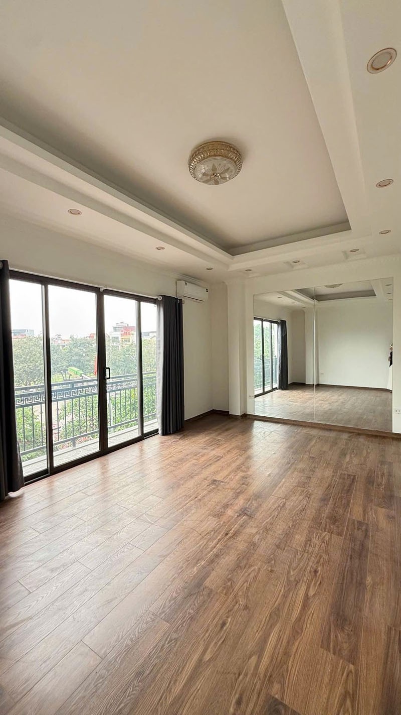 Bán nhà phố Phúc Lợi 73,5m2 - 5 tầng Thang máy, View thoáng vĩnh viễn, ô tô tránh, sát Vinhomes 3