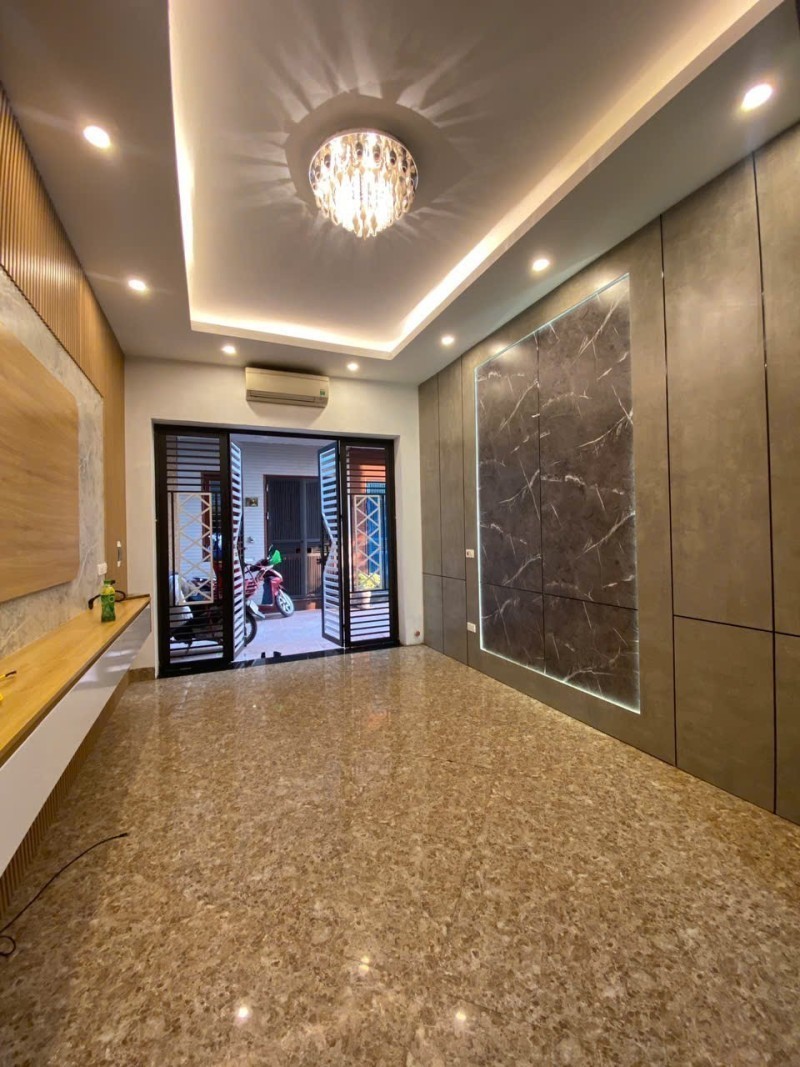 BÁN NHÀ NGỌC THỤY – MỚI TINH – Ô TÔ ĐỖ CỔNG – XÁCH VALI VỀ Ở NGAY 3