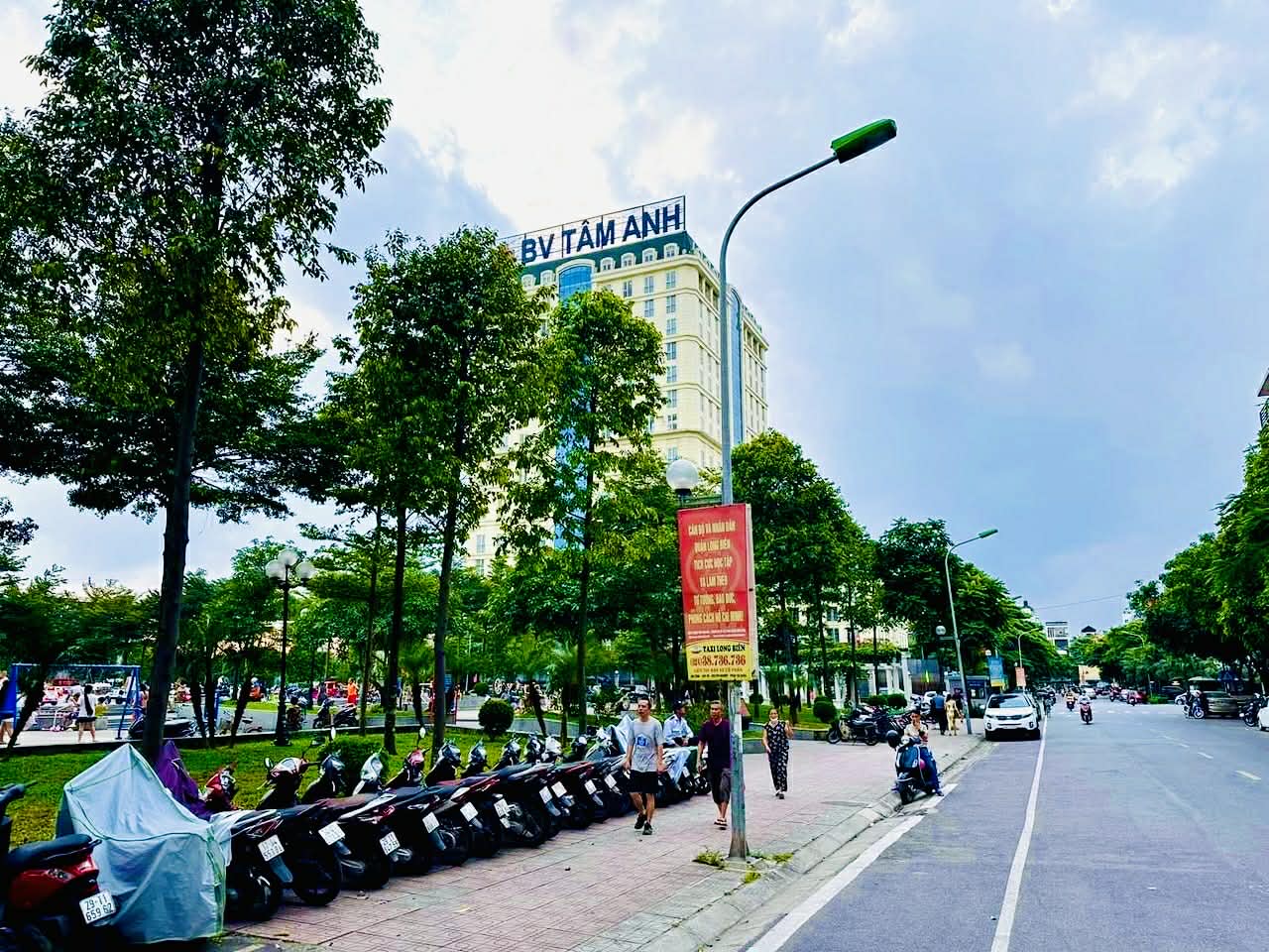 mặt phố Hoàng Như Tiếp, 75m x 5 tầng, mặt tiền 9.5m, dòng tiền ổn định