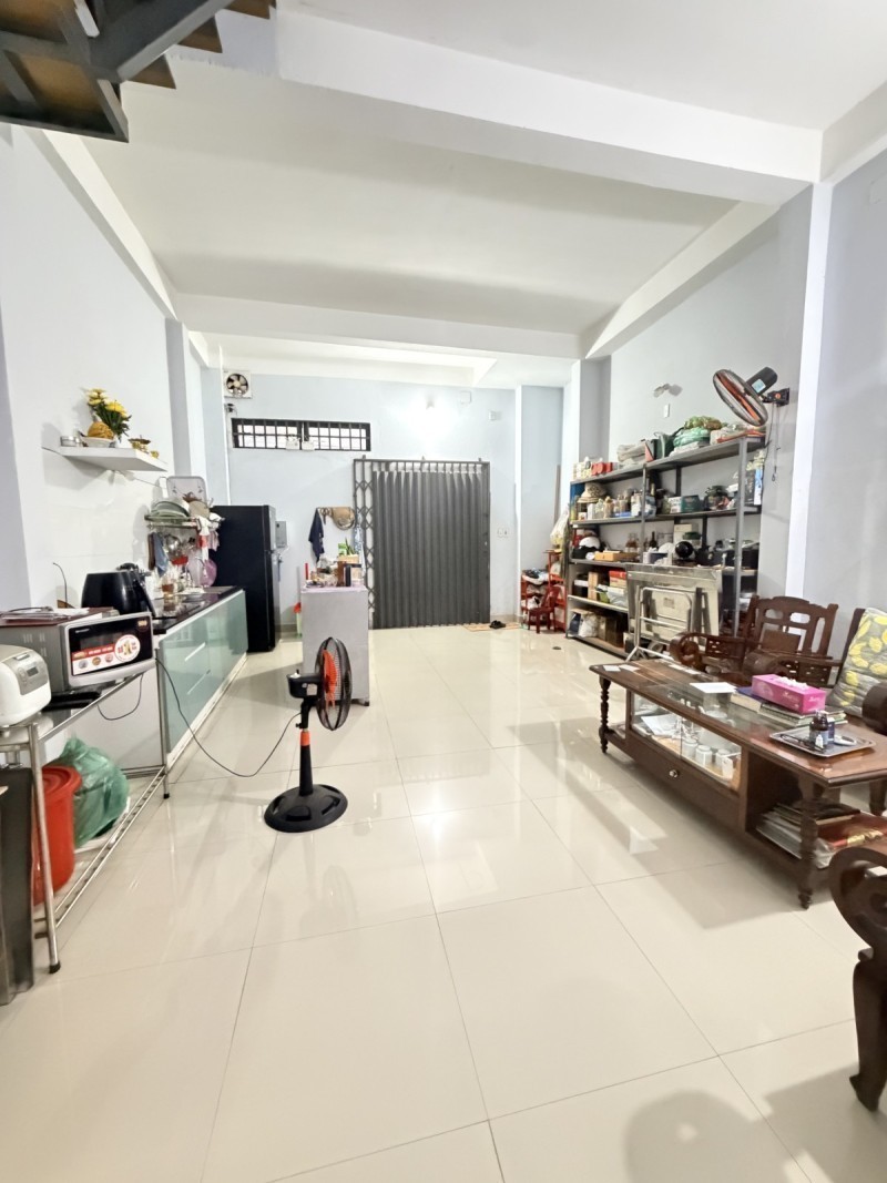 Mặt tiền Hoàng Hoa Thám 111m2 giá 17.5 tỷ, 3 tầng kẹp kiệt sát Lê Duẩn 2
