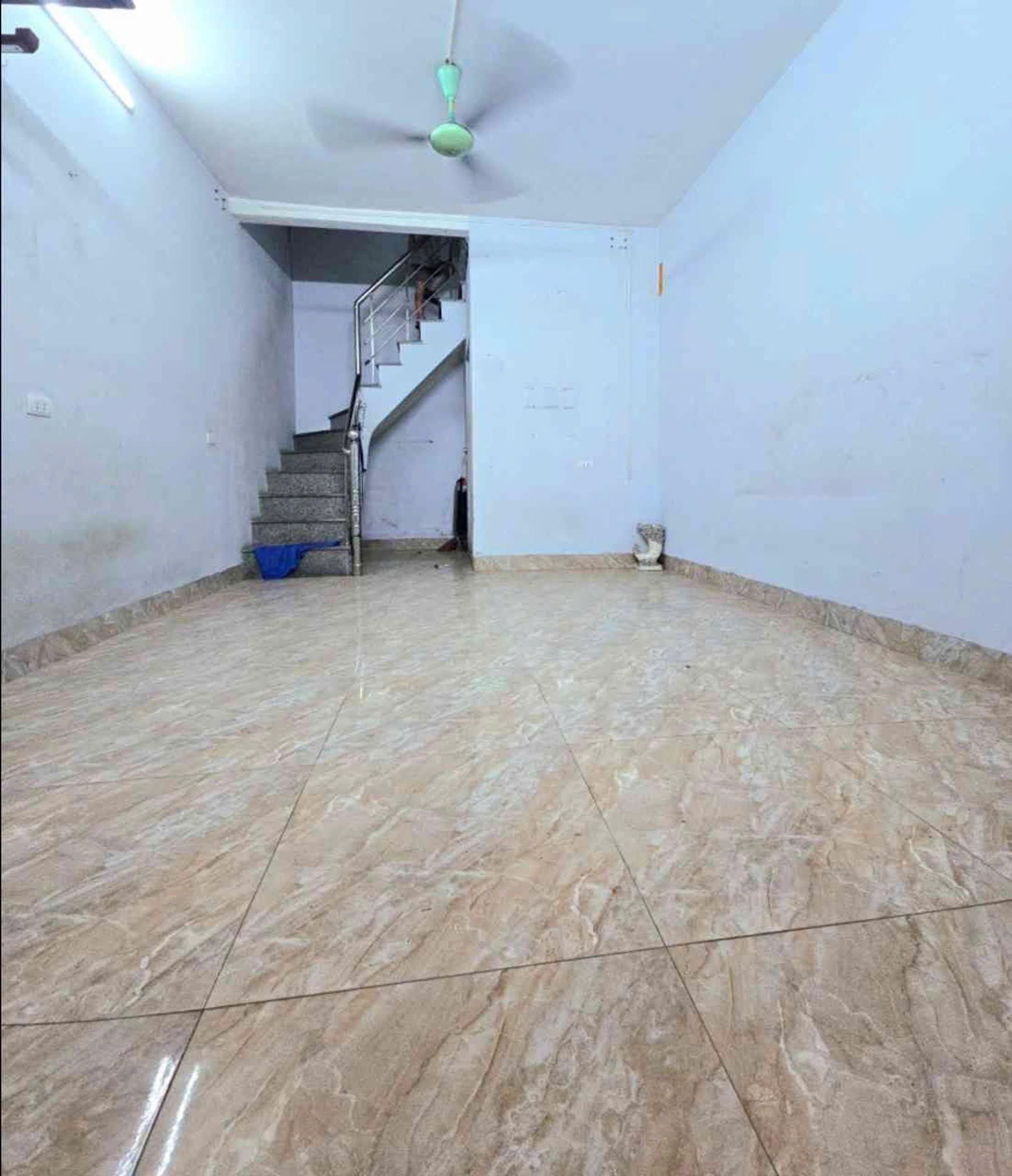 Cần bán Nhà mặt tiền đường Tân Khai, Phường Mai Động, Diện tích 24m², Giá 1.25 Tỷ 2