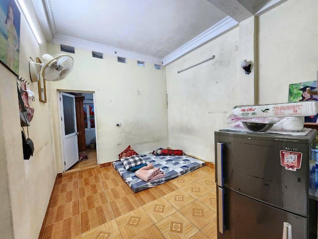 Cần bán Nhà mặt tiền đường Tân Mai, Phường Tân Mai, Diện tích 39m², Giá 4.6 Tỷ 4