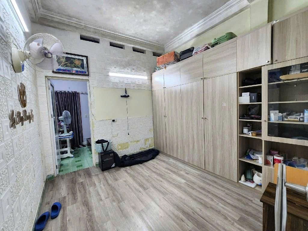 Cần bán Nhà mặt tiền đường Tân Mai, Phường Tân Mai, Diện tích 39m², Giá 4.6 Tỷ 6