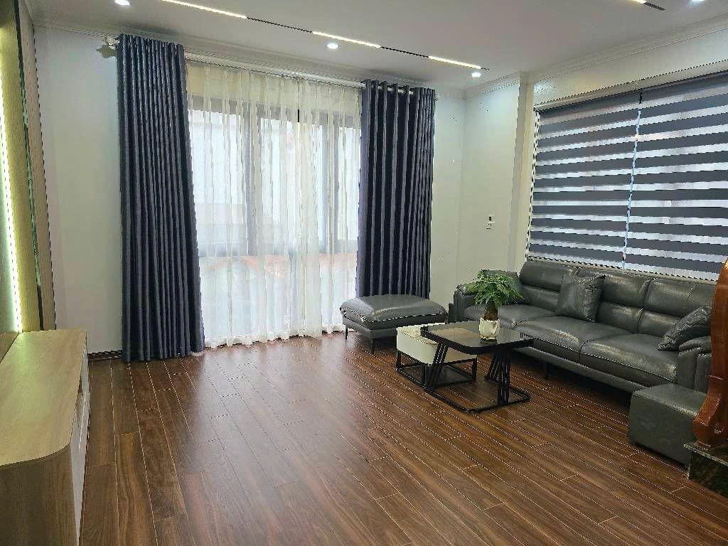 Cần bán Nhà mặt tiền đường Ngũ Nhạc, Phường Vĩnh Hưng, Diện tích 63m², Giá 14.5 Tỷ 2