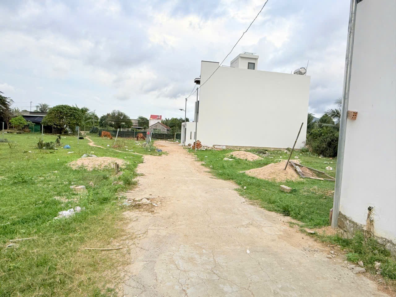 Bán đất Diên Lạc full thổ cư giá rẻ - hẻm đường Tổ 7-8-9 đối diện Uỷ ban xã đi vào 5