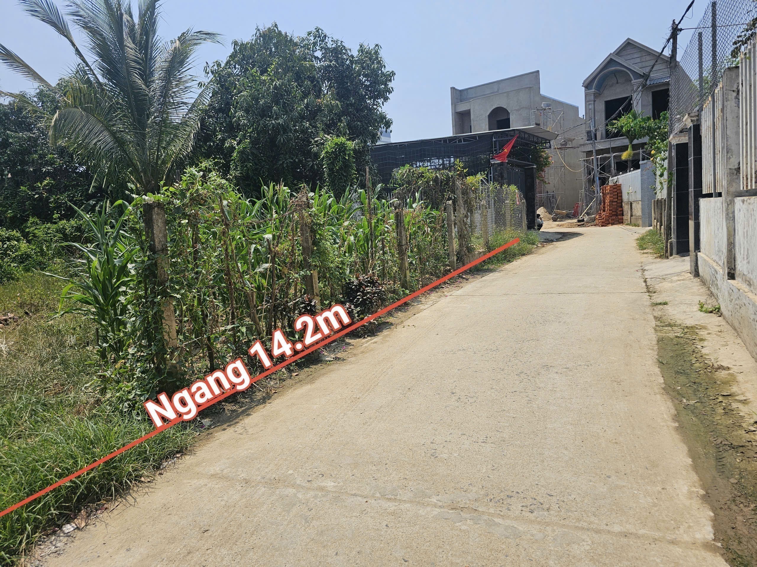 Bán đất Diên Phú thôn 2 đường thông ra Hương Lộ 45 - ngang 14m tách được 2 lô