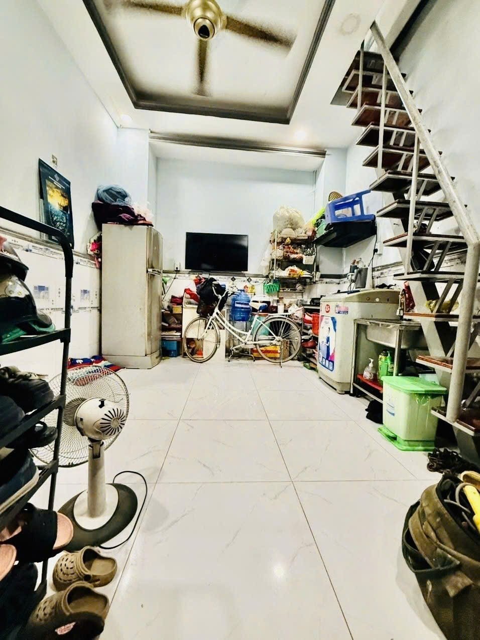 ĐỘC LẠ NHÀ 10M2 4 TẦNG  GIÁ CHỈ 1 TỶ - CẦU ÔNG DẦU HIỆP BÌNH PHƯỚC - ĐỐI DIỆN VẠN PHÚC CITY 5