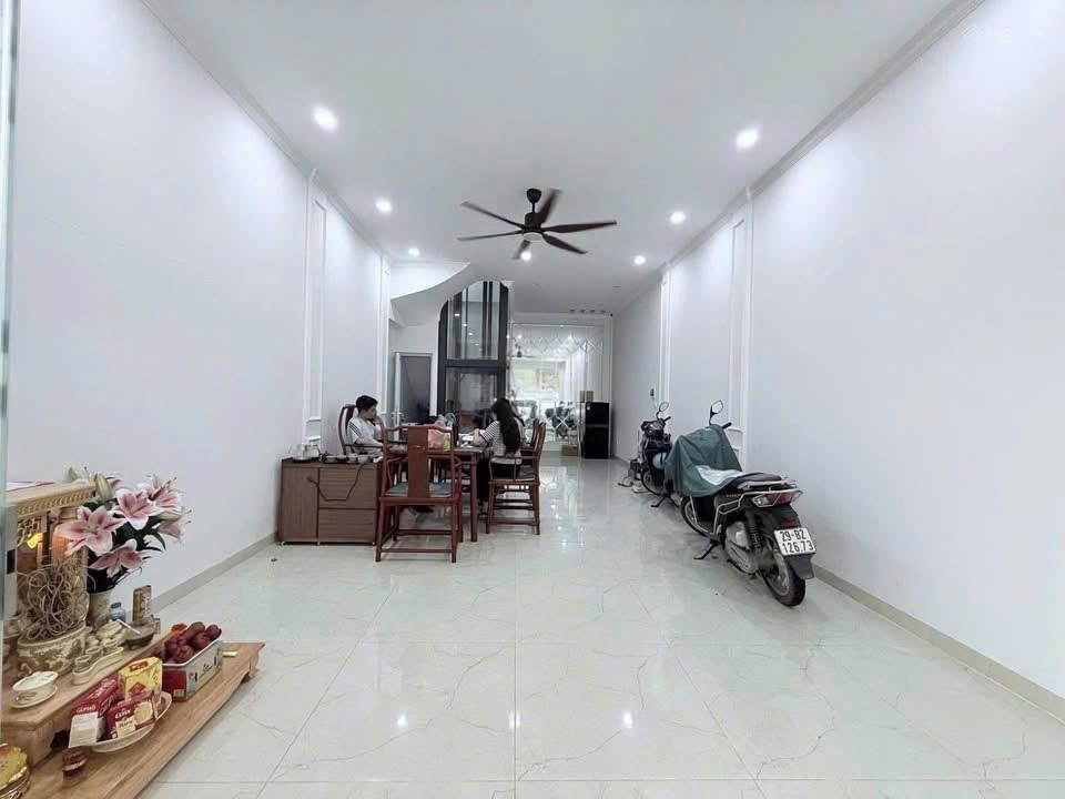 Cho thuê nhà PL, Ô TÔ, THANG MÁY, KD ở Trần Quốc Hoàn, Cầu Giấy 52m x 6T giá 34 triệu 2