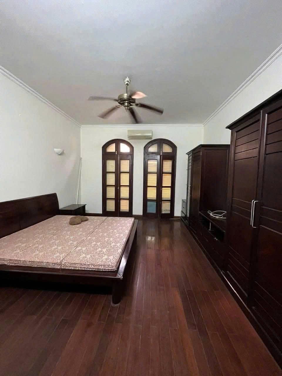 Cho thuê nhà Ô TÔ TRÁNH ngõ 84 Võ Thị Sáu, Hai Bà Trưng 55M x 5T(6 phòng) giá 21 triệu