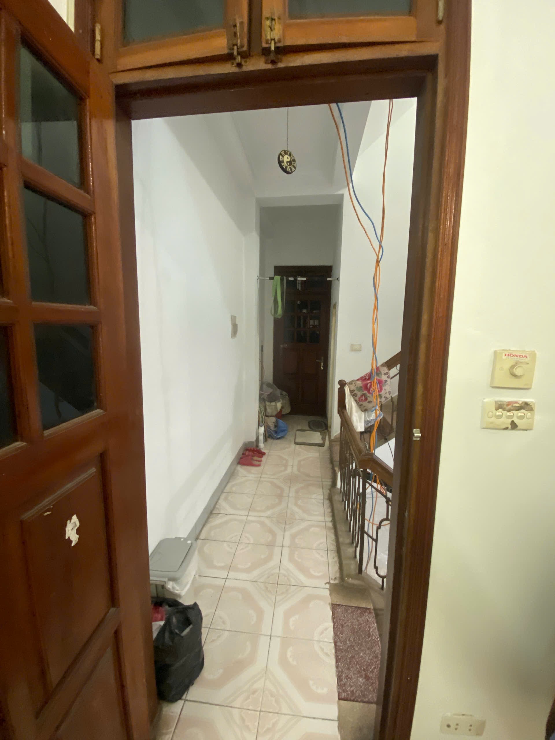 Cho thuê nhà riêng ngõ 82 Nghĩa Tân Cầu Giấy DTSD 30/38M x 6T giá 18tr Ô TÔ ĐỖ CỬA 3