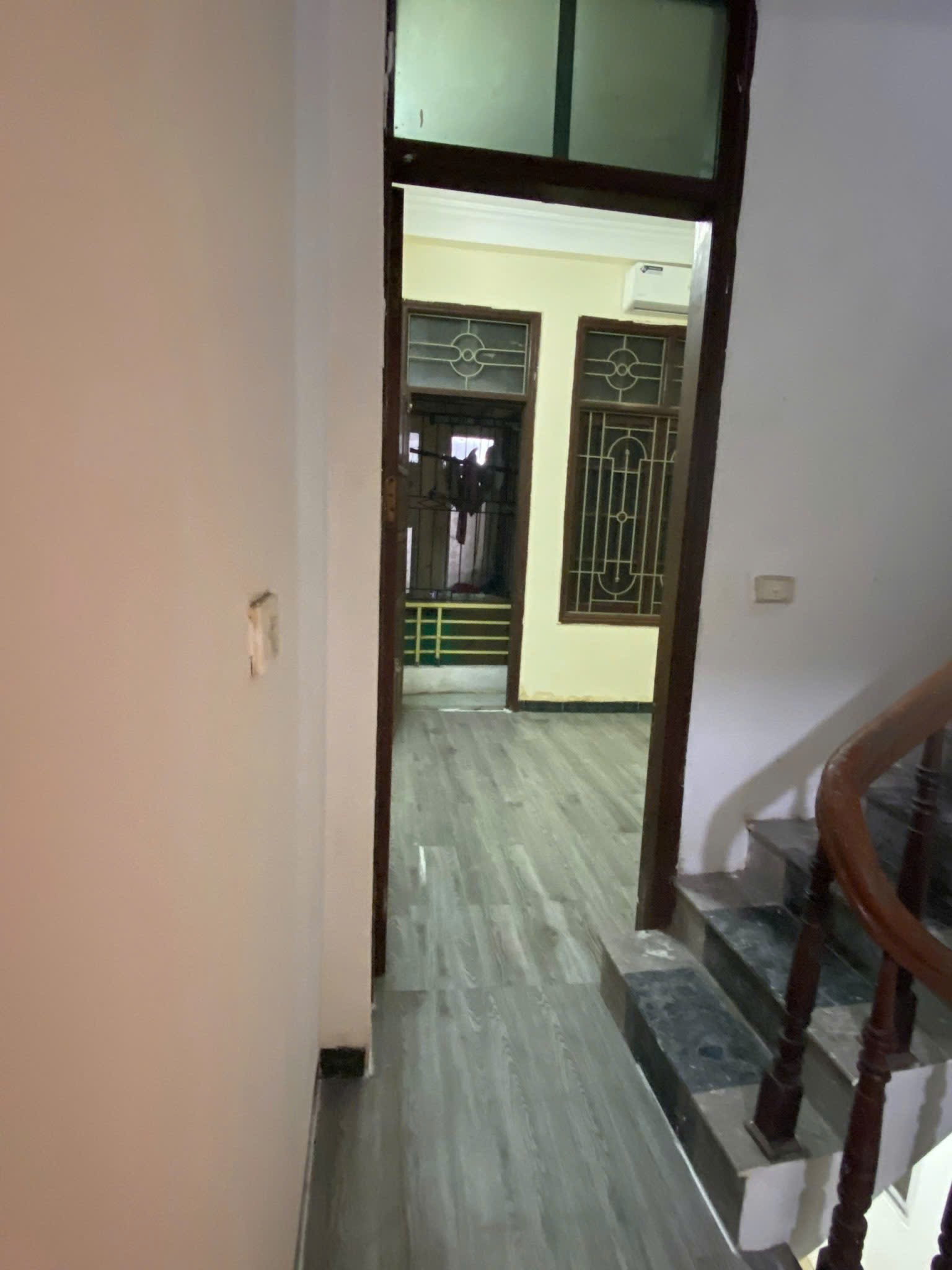Cho thuê nhà ngõ 5 Hoàng Quốc Việt, Cầu Giấy 35M x 3T(3 ngủ) giá 10.5 triệu, 10M ra ô tô 3