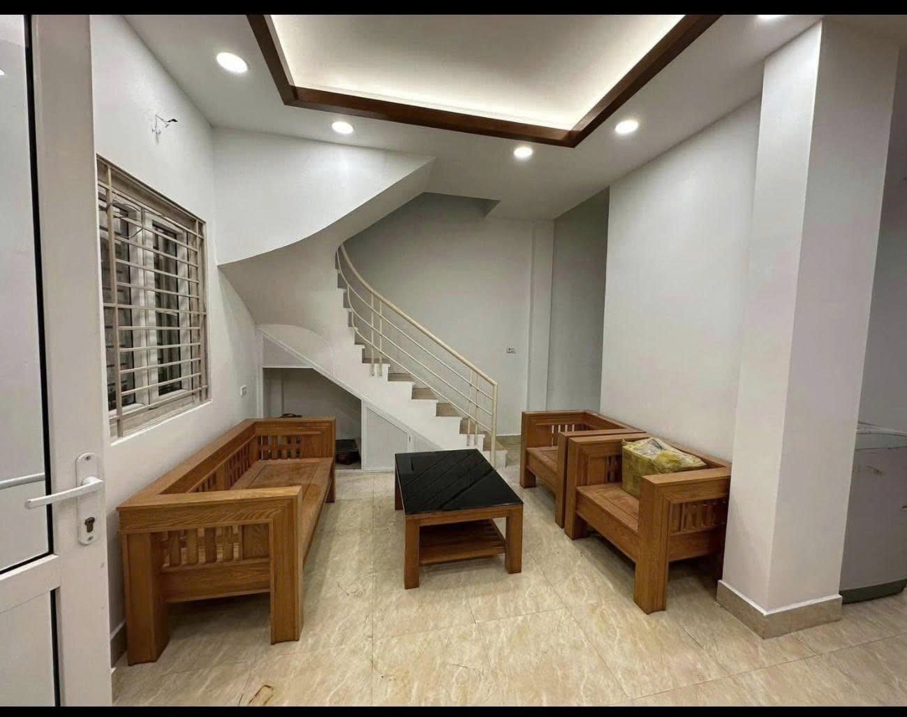 Cho thuê nhà riêng ngõ 255 đường Cầu Giấy 50m x 3T(4 ngủ) giá 13 triệu 2