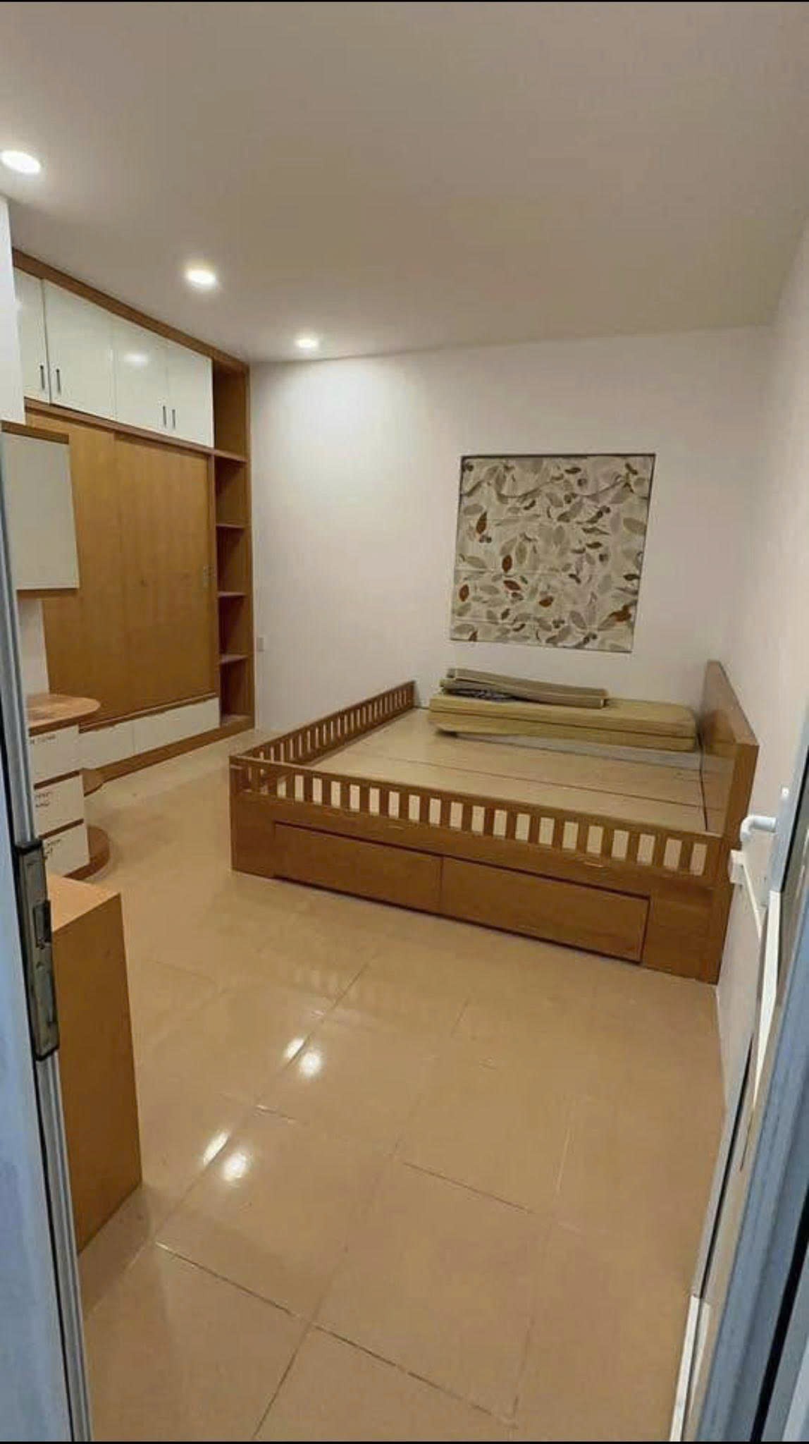 Cho thuê nhà riêng ngõ 255 đường Cầu Giấy 50m x 3T(4 ngủ) giá 13 triệu