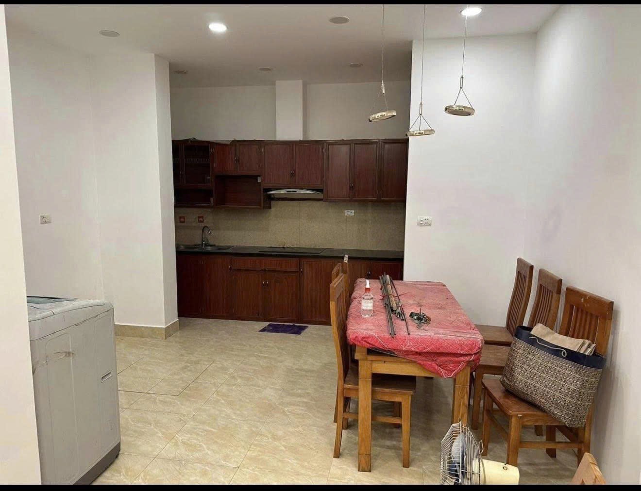 Cho thuê nhà riêng ngõ 255 đường Cầu Giấy 50m x 3T(4 ngủ) giá 13 triệu 5