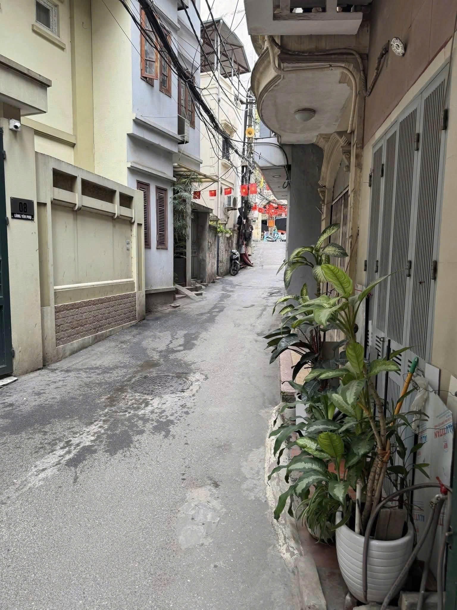 Cho thuê nhà riêng Trần Duy Hưng quận Cầu Giấy 35m x 5T (3 NGỦ) giá 12 triệu 5