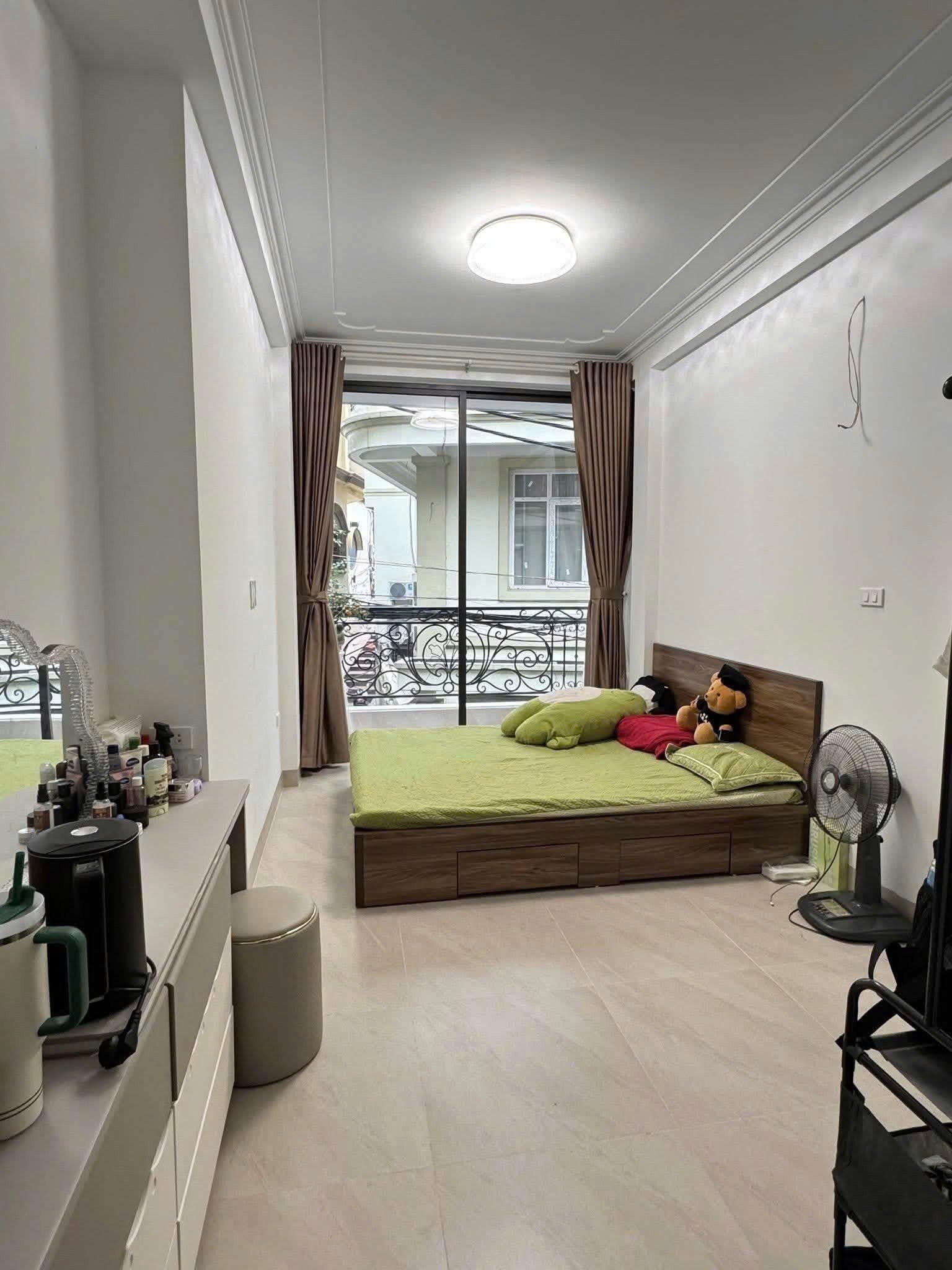 Cho thuê nhà riêng Trần Duy Hưng quận Cầu Giấy 35m x 5T (3 NGỦ) giá 12 triệu 2