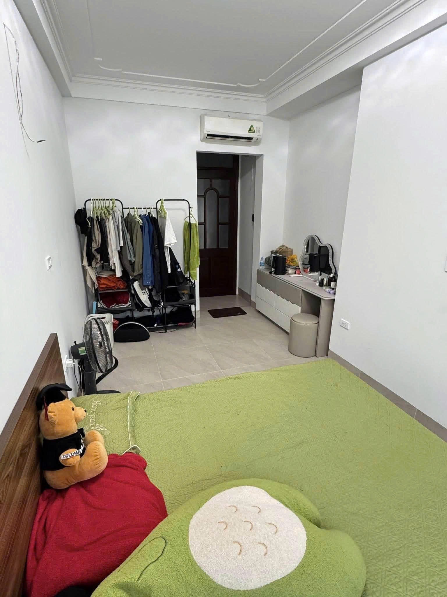 Cho thuê nhà riêng Trần Duy Hưng quận Cầu Giấy 35m x 5T (3 NGỦ) giá 12 triệu 3
