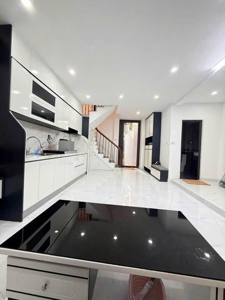 Cho thuê NHÀ ĐẸP ngõ 107 Trần Khát Chân, Hai Bà Trưng 40M x 5T (3 ngủ) FULL ĐỒ giá 15.5 triệu