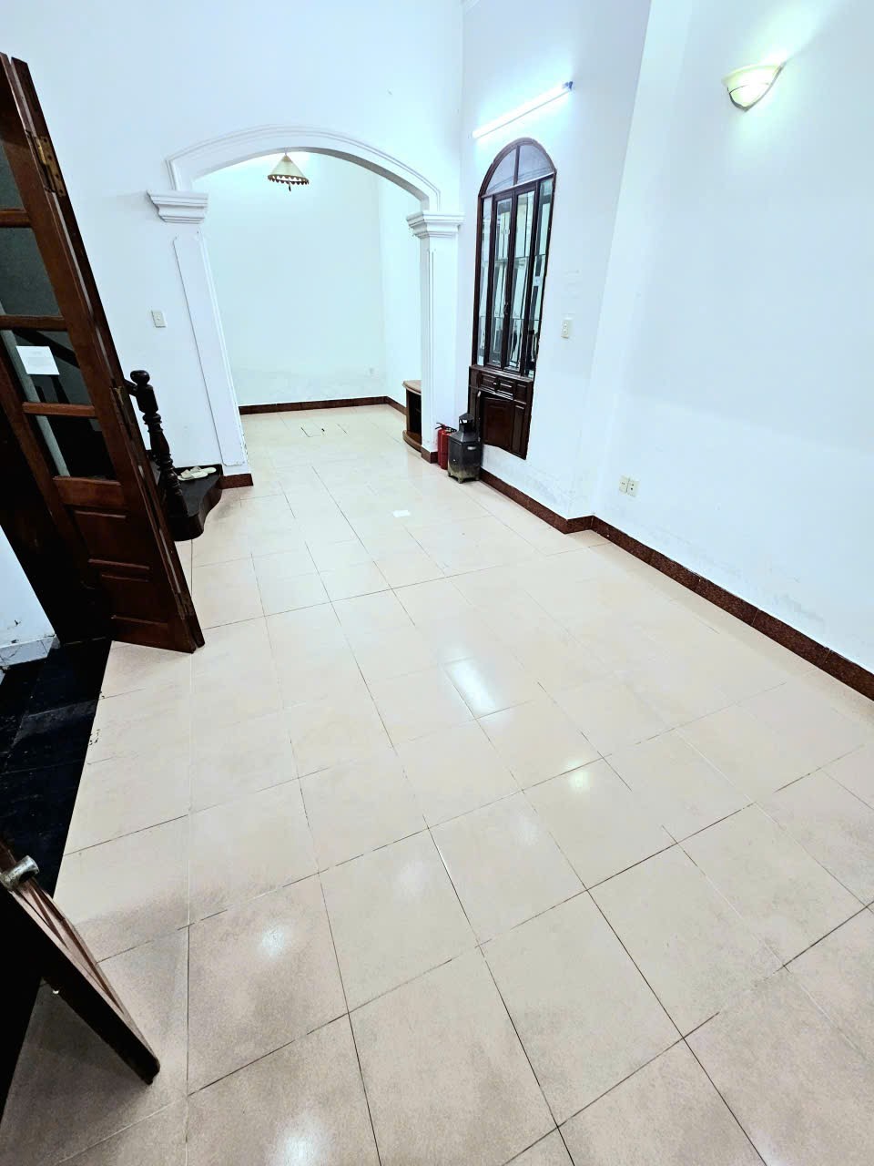 Cho thuê nhà ngõ 277 Vũ Tông Phân, Thanh Xuân 75M*3T giá 18 triệu Ô TÔ ĐỖ CỬA 2