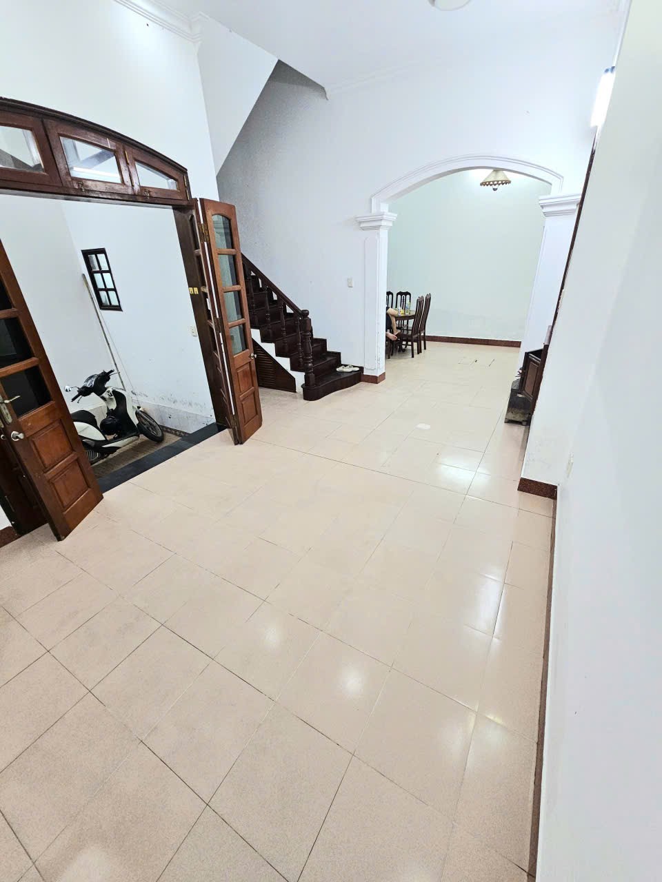Cho thuê nhà ngõ 277 Vũ Tông Phân, Thanh Xuân 75M*3T giá 18 triệu Ô TÔ ĐỖ CỬA