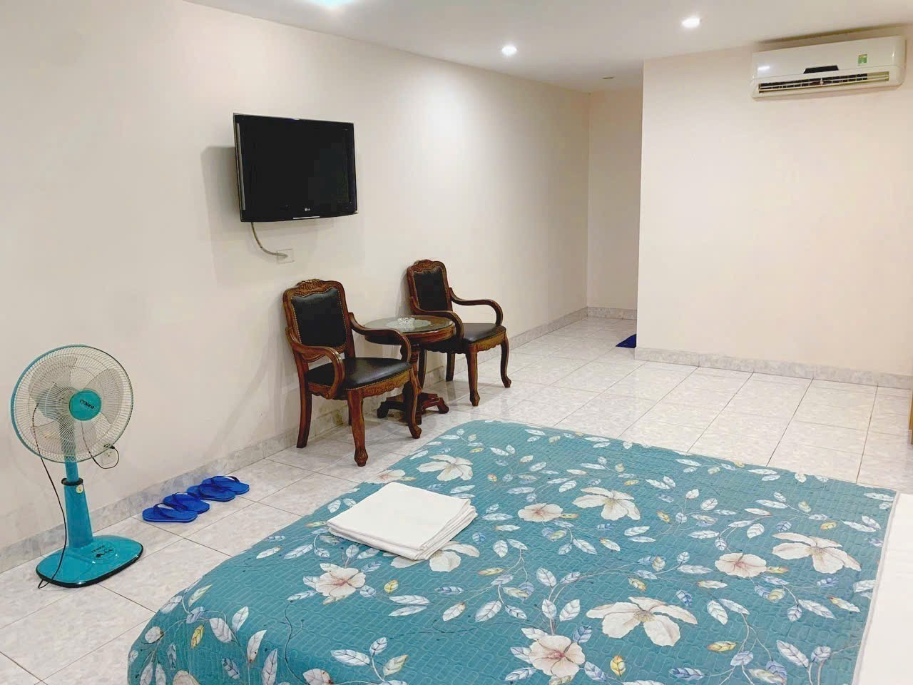 Cho thuê khách sạn 26 Phòng/Có Thang máy, mặt tiền Quận 12. 7