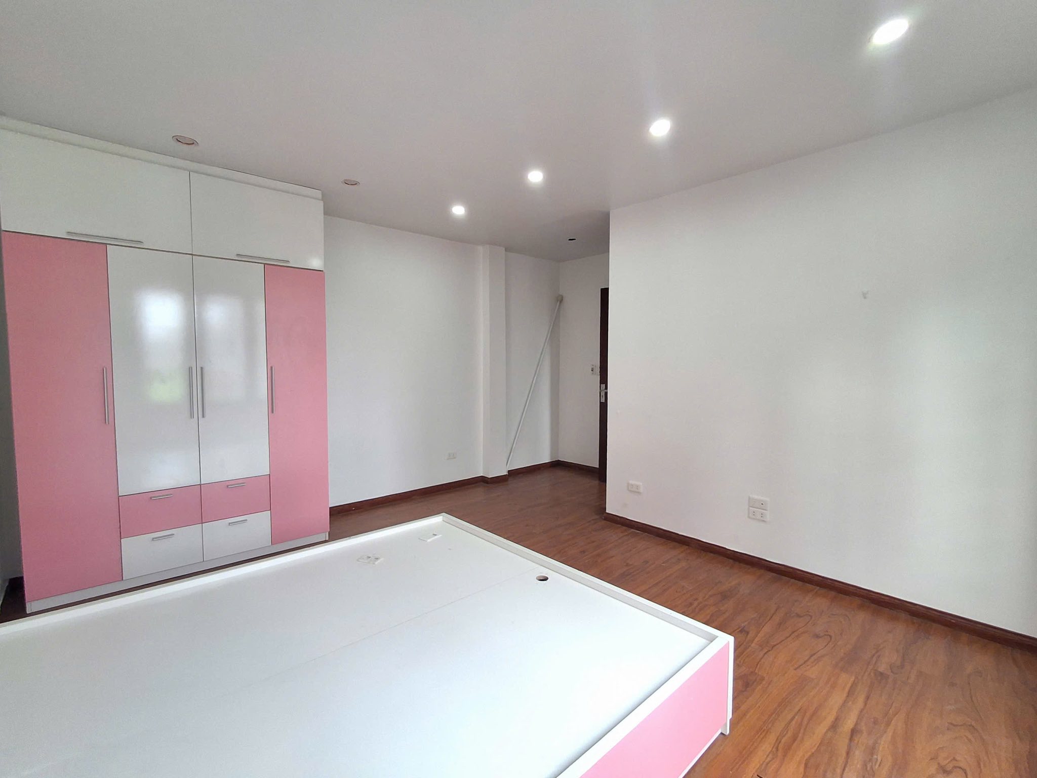 Bán Nhà Ngô Gia Tự, Long Biên 33m2, 5T, giá 7,1 tỷ (Lô góc thoáng) 4