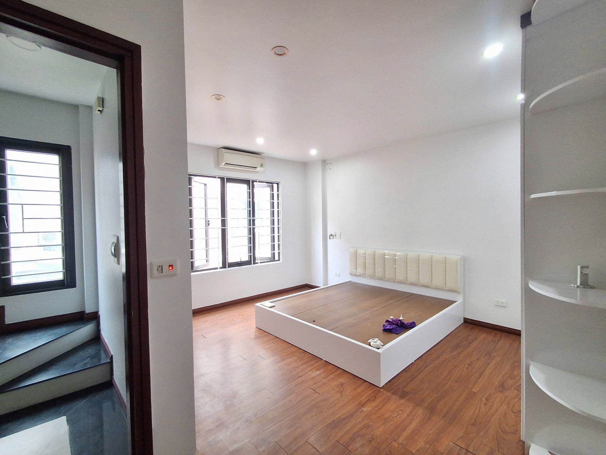 Bán Nhà Ngô Gia Tự, Long Biên 33m2, 5T, giá 7,1 tỷ (Lô góc thoáng) 3