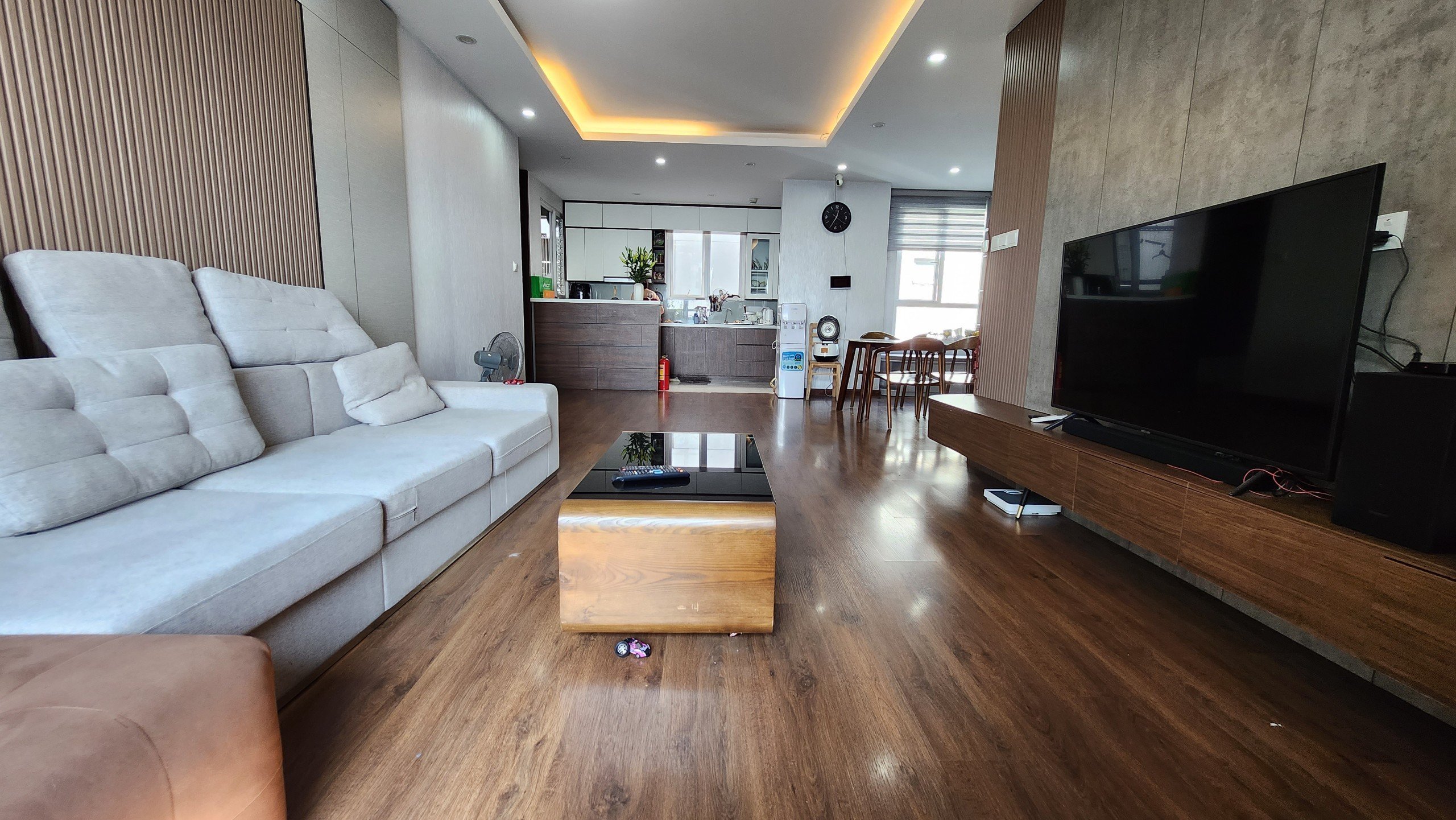 BÁN GẤP CĂN 3PN Seasons Avenue, có slot oto, giá 9ty 3