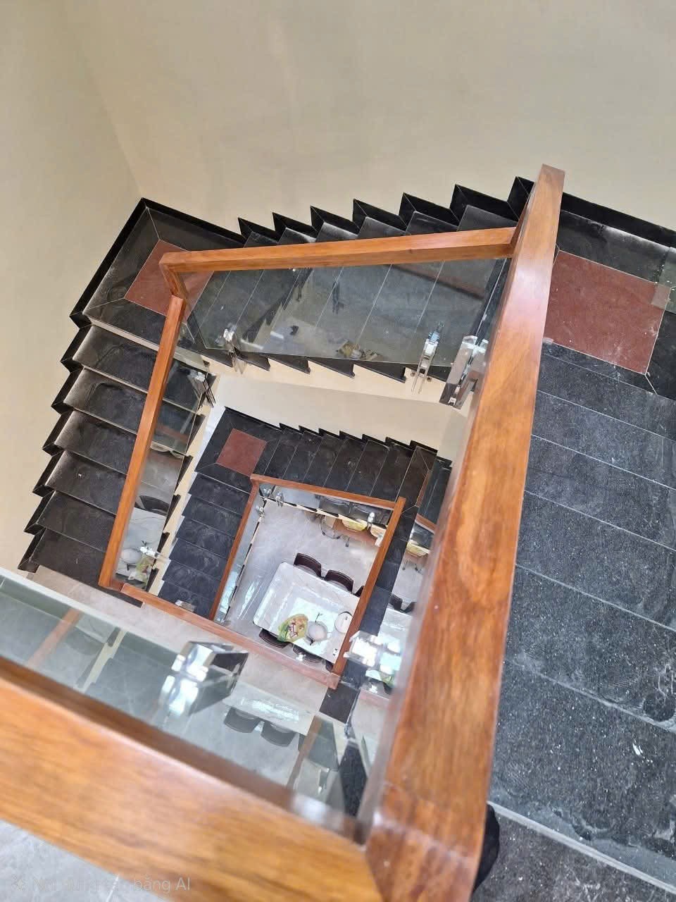 Cho thuê nhà, 100m2_ 5T; Lạc Long Quân, Võ Chí Công, Nguyễn Hoàng Tôn 2