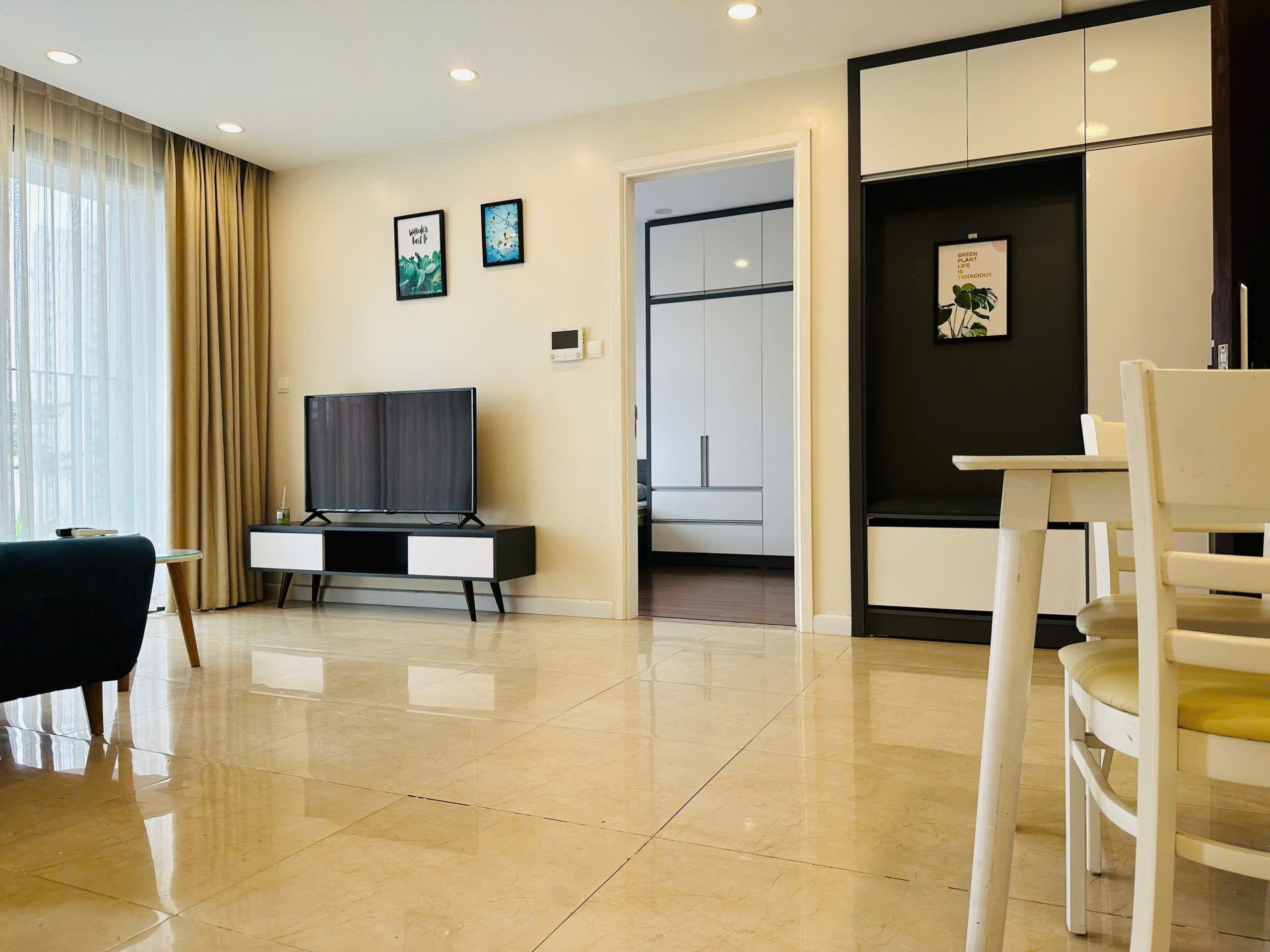 Bán căn hộ 2 ngủ dt 70m2 D'Capitale Trần Duy Hưng chỉ 9ty2 3