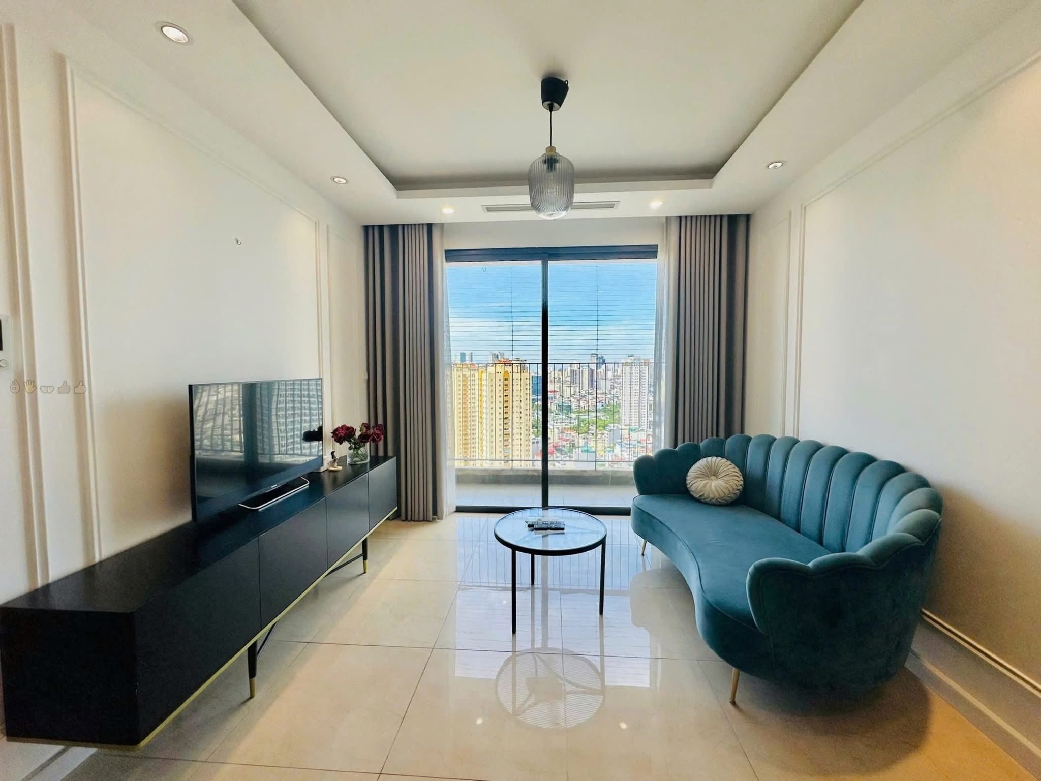 Bán căn hộ 2 ngủ Vinhomes D'Capitale view hồ C6, giá chỉ 10.3 tỷ 2