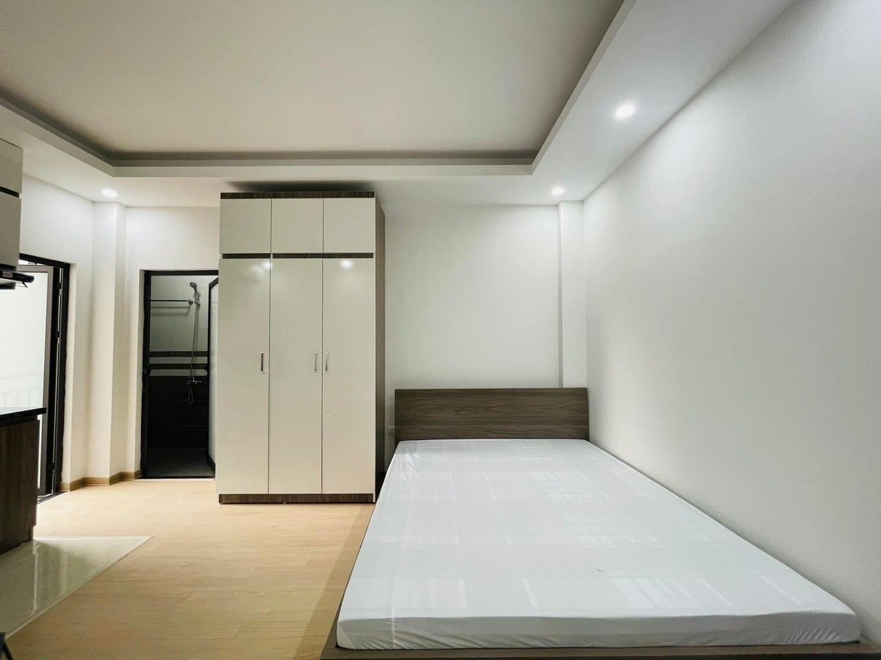 CHO THUÊ PHÒNG TRỌ MỚI ĐẸP NGÃ 3 BA LA THANG MÁY FULL NỘI THẤT CHỈ 3-4 TRIỆU 6