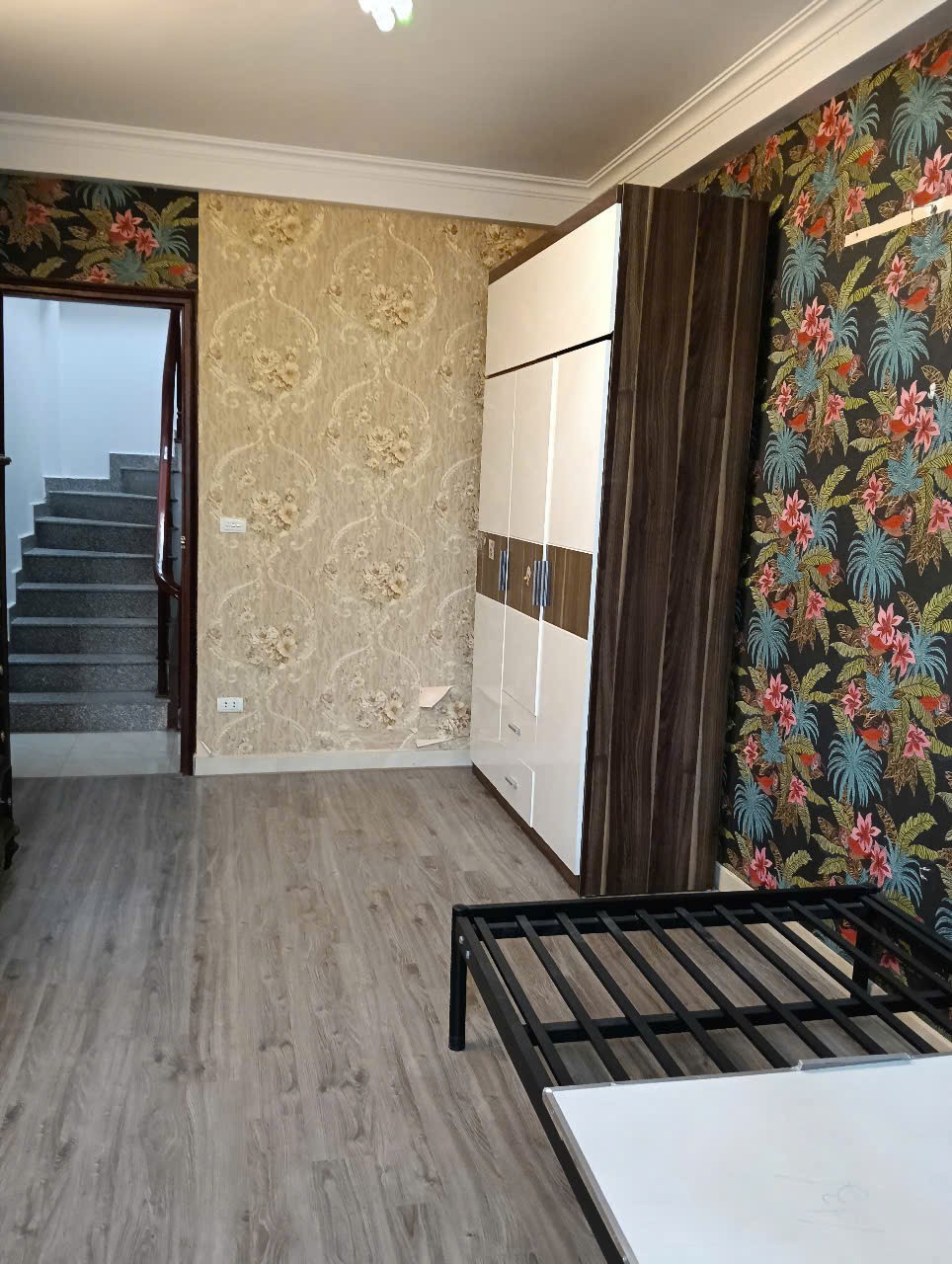 Bán gấp giá rẻ tập thể Ngọc Hồi sổ 17m/46m, tầng 3, 1.95 tỷ Thanh Trì..